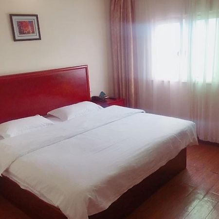 Greentree Inn Shanghai Pudong Airport Wild Animal Park Express Hotel Nanhui Εξωτερικό φωτογραφία